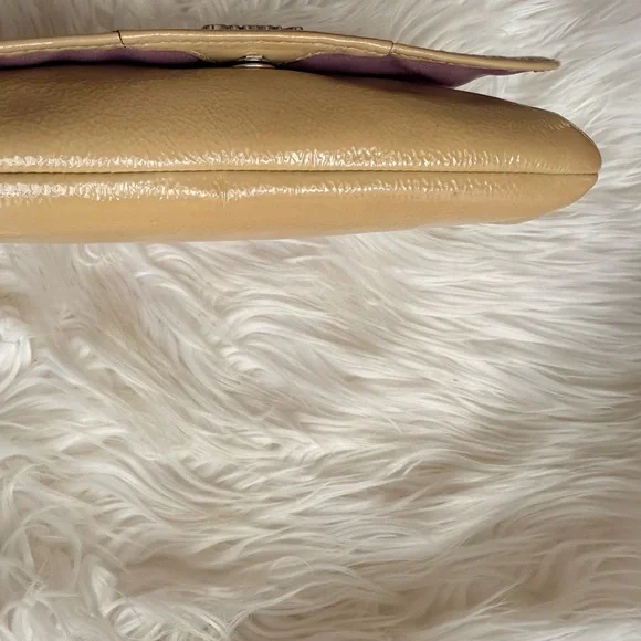 Coach Ashley Taupe Pattent Leather Flap Closure Credit Card Wristlet Wallet - Picture 5 of 8